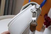 Louis Vuitton Swing Bag in White 24cm - 5