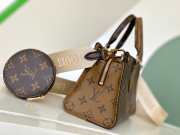 Louis Vuitton Onthego East West Handbag 25cm - 4