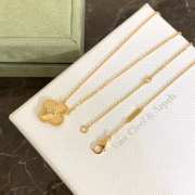 Van Cleef & Arpels Necklaces 002 - 2