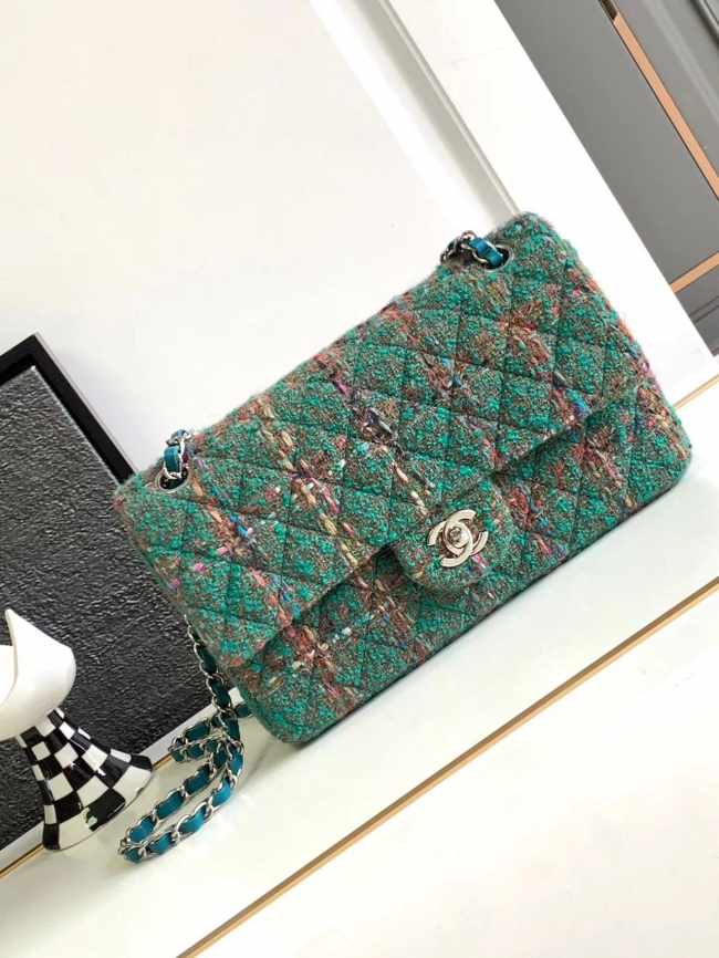 Chanel Flap Bag 20cm & 25cm 01 - 1