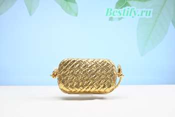 Bottega Veneta Knot-embellished Metallic Intrecciato Plissé Leather Shoulder Bag In Gold