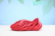 Yeezy Foam RNNR Vermillion GW3355 - 1