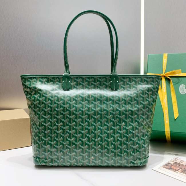 Goyard Artois Tote PM in Green - 1