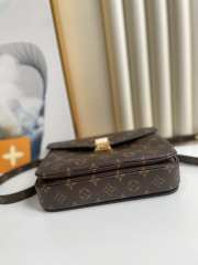 Louis Vuitton POCHETTE METIS Bag M40780 Monogram - 3