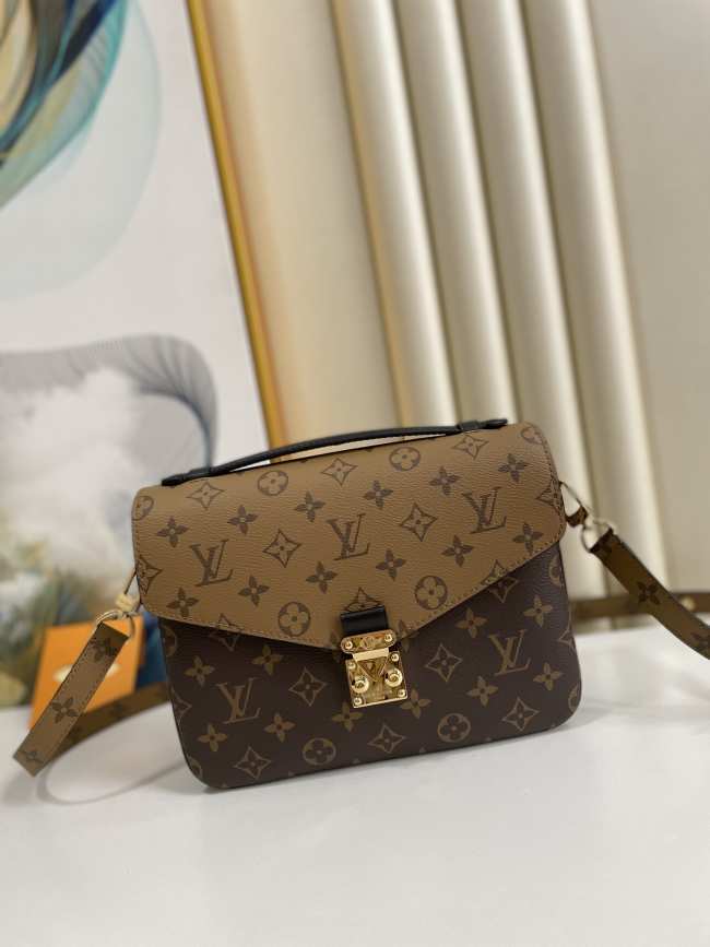 Louis Vuitton POCHETTE METIS Bag M41465 Monogram - 1