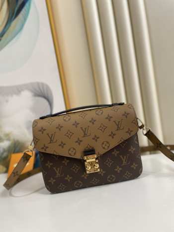 Louis Vuitton POCHETTE METIS Bag M41465 Monogram