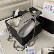 Chanel Handbag in Silver 19CM AP3238  - 5