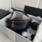 Chanel Waist Bumbag in Black 34CM - 1