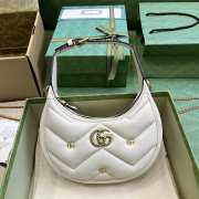 Gucci GG Handbag in White 21CM - 1