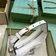 Gucci GG Handbag in White 21CM - 6