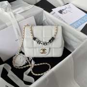 Chanel Should Bag White 17CM AS3330 - 1