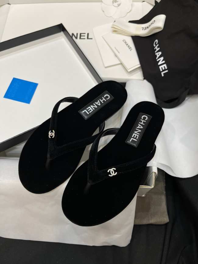 Chanel slippers 011 - 1