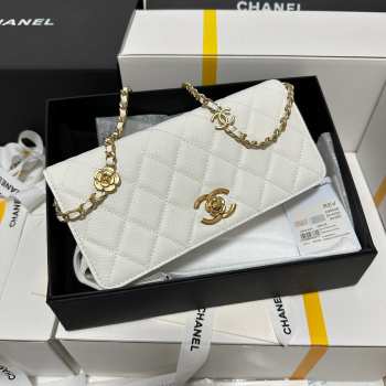 Chanel 23K Shoulder Bag White 18CM