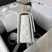 Chanel Handbag White 22CM AS3908 - 4