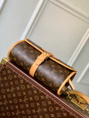 Louis Vuitton Monogram Crossbody Bag 29CM - 2