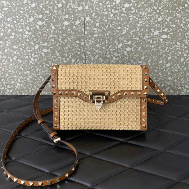 Valentino Garavani Raffia Rockstud Small Bag 22.5CM - 1