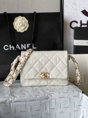 Chanel 23K 19 Bag White 20.5CM