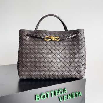 Bottega Veneta Medium Andiamo Bag Fondant 32cm