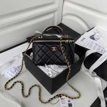 Chanel Vanity Case 17cm 02