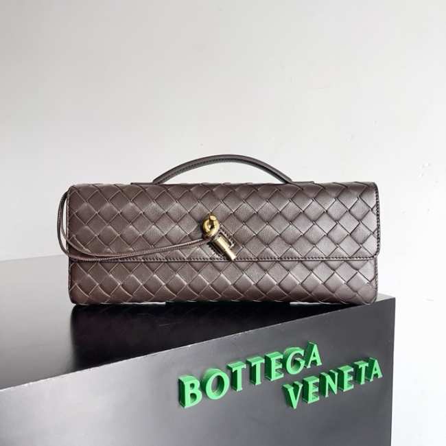 Bottega Veneta Long Clutch Andiamo With Handle Fondant 31cm - 1