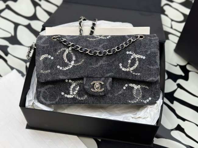 Chanel 23c Flap Bag in Black 27cm - 1