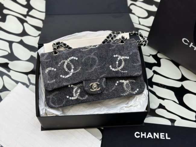 Chanel 23c Flap Bag in Black 25cm - 1