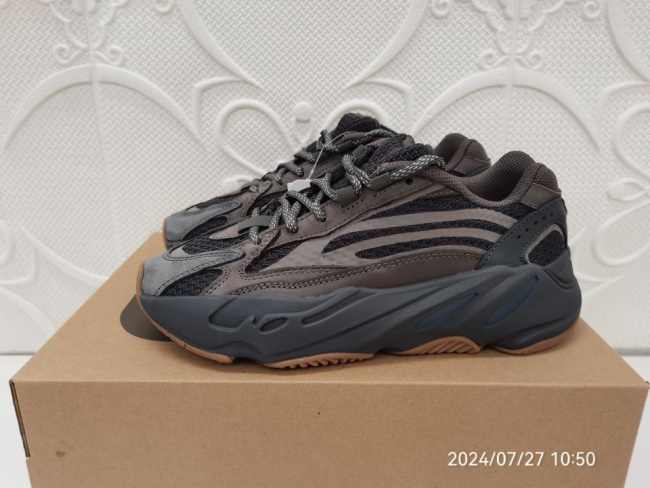 Adidas Yeezy Boost 700 V2 Geode EG6860 - 1