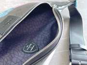 Louis Vuitton Discovery Bumbag M46436 - 2