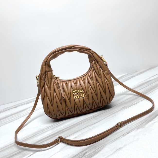 MiuMiu Medium Wander matelassé nappa leather hobo bag Caramel 25cm - 1