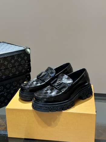 Louis Vuitton Loafer 004