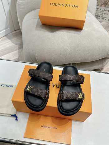 Louis Vuitton Sandals 034