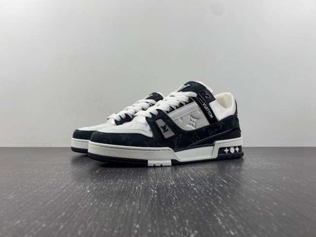 Louis Vuitton Sneaker 019 - 1