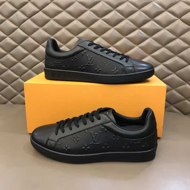 Louis Vuitton Sneaker 022 - 1