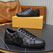 Louis Vuitton Sneaker 023 - 1