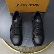 Louis Vuitton Sneaker 023 - 2