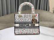 Dioramour Medium Lady D-Lite Bag White Embroidery with Black and Red Je Vous Adore Motif 24cm - 4