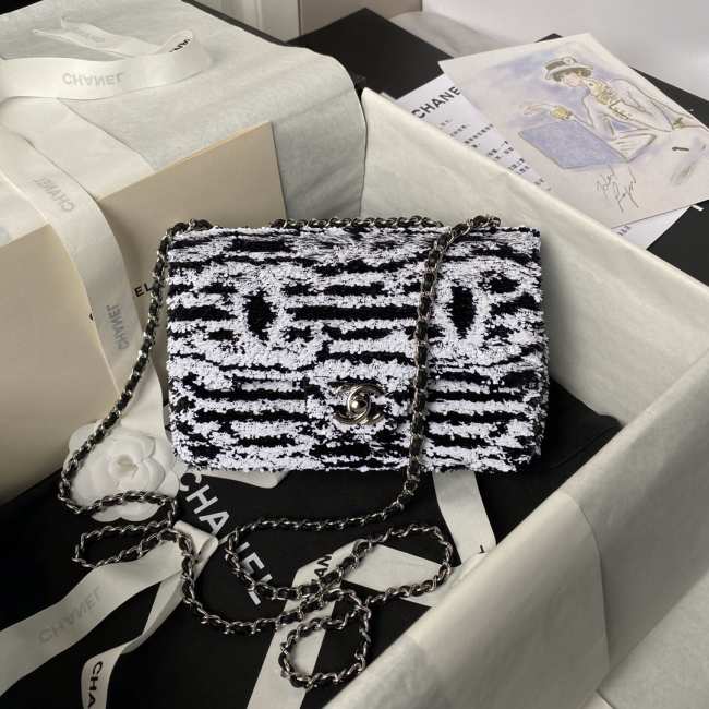 Chanel Clutch Sequins Black & White AS4561 21cm - 1