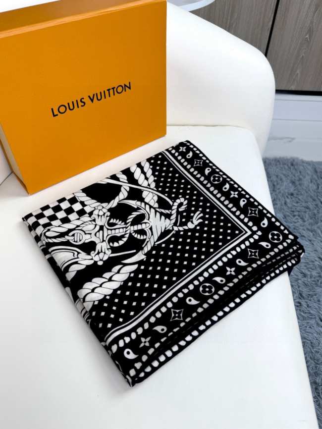 Louis Vuitton Scarf 005 - 1