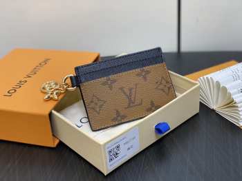 Louis Vuitton Card Holder 001