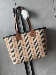 Burberry Medium London Tote Bag 51cm - 2