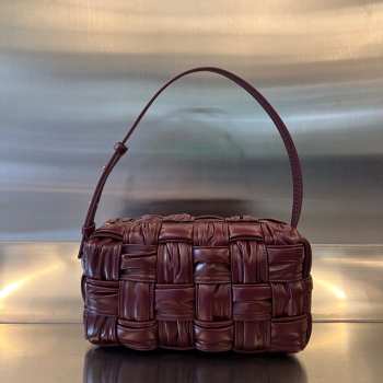 Bottega Veneta Brick Cassette Small leather shoulder bag 28cm