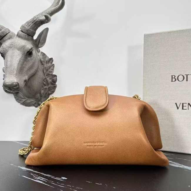 Bottega Veneta Teen Lauren 1980 Bag Light wood 31.5cm - 1