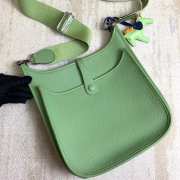 Hermes Taurillon Maurice Evelyne III PM Vert Criquet 28cm - 4