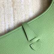 Hermes Taurillon Maurice Evelyne III PM Vert Criquet 28cm - 3