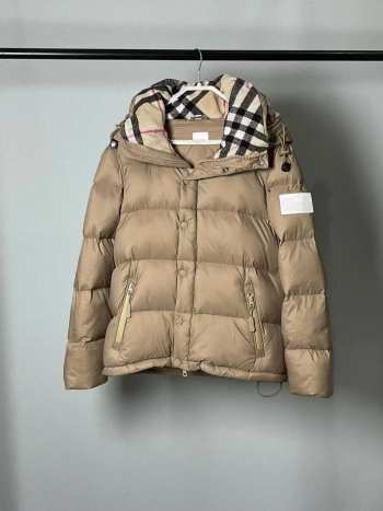 Burberry Mens Lockwell Light Apricot Jacket