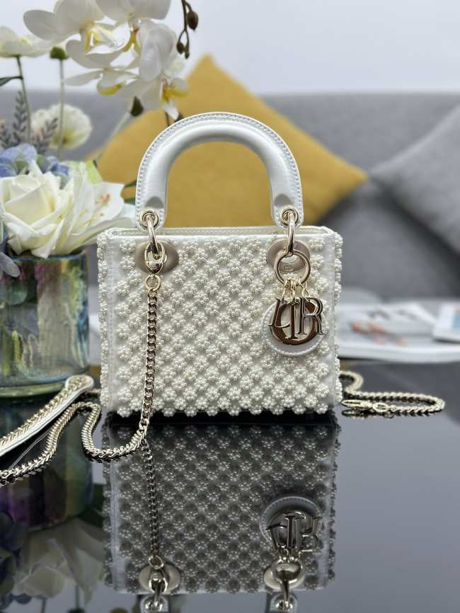 Dior Lady Mini Embroidery White Pearl 17cm - 1