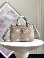 Louis Vuitton M46585 Trianon PM Bag 28cm - 1