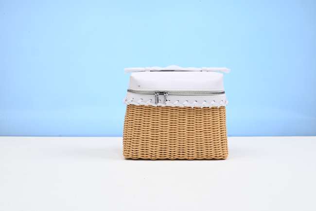 Loro Piana White Pocket Wicker Pouch 19cm - 1